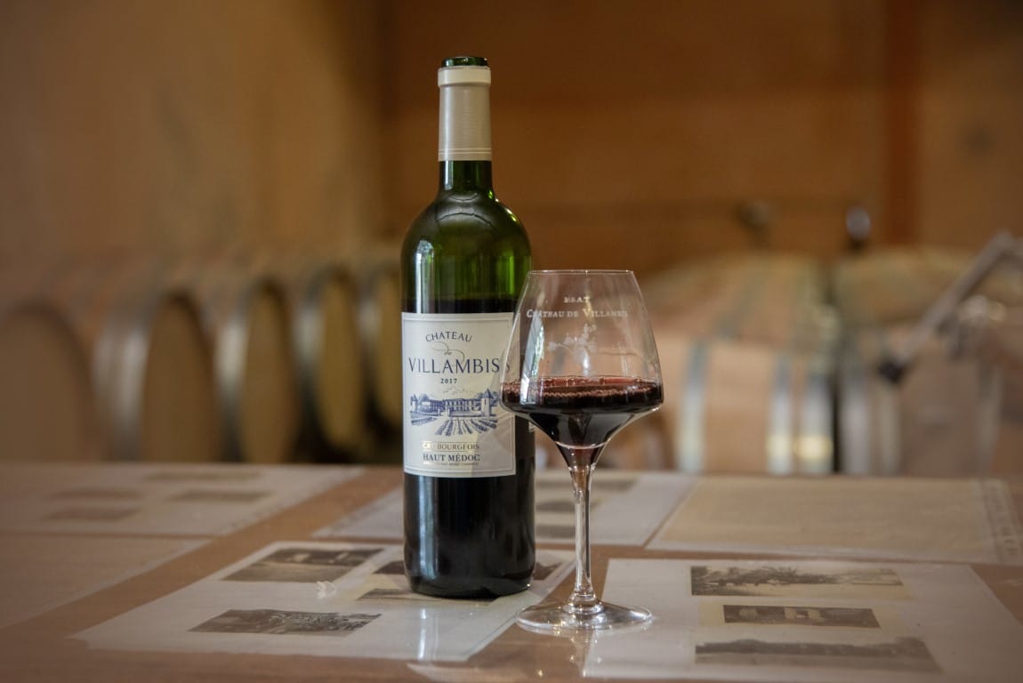 bouteille de vin rouge du château de Villambis